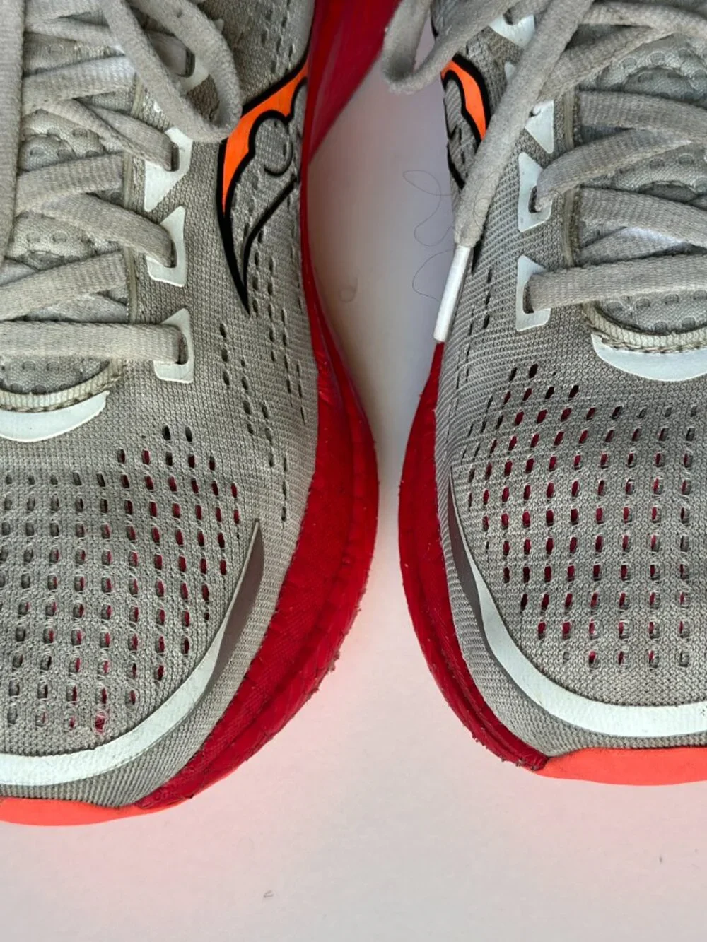 Saucony Endorphin Speed 3 Running Shoes White/ViZiRed Women's 10 - Picture 2 of 16